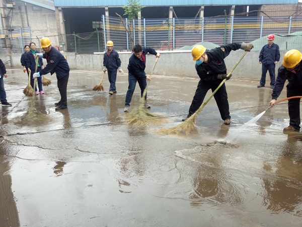 （2）堅(jiān)持環(huán)保大清掃大清洗_副本